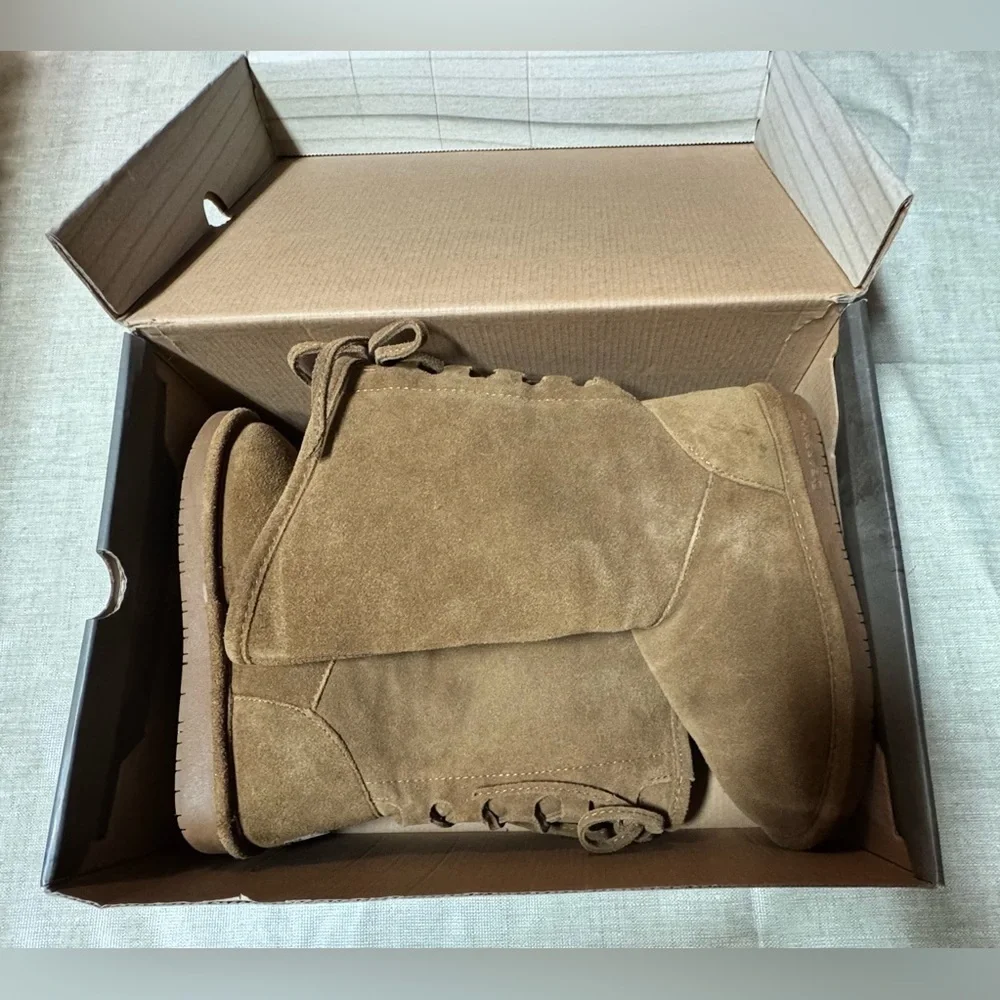 Bearpaw Phylly Youth Winter Boots - Size 4